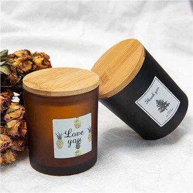 Színes üveg gyertya konténerek